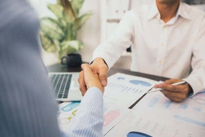 ¿En tu casa trabaja un empleado o empleada del hogar? ¿Trabajas tú en el empleo del hogar? Te interesa conocer bien el Sistema Especial de Empleados del Hogar y saber cuáles son los mínimos salariales y a cuánto ascienden las cotizaciones.